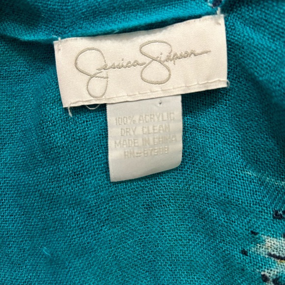 Jessica Simpson Scarf/Shawl - Picture 4 of 4